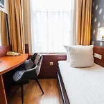 De Paris 3*