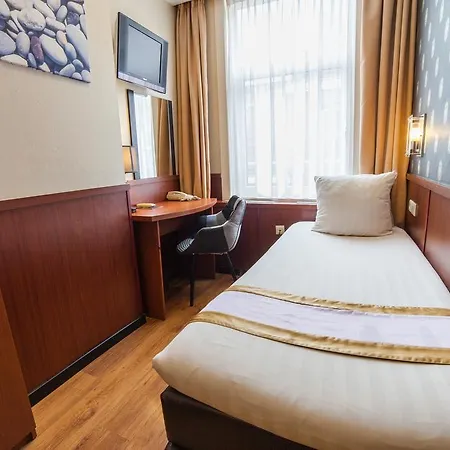 Otel De Paris 3*