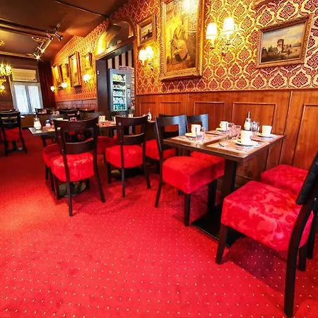Otel De Paris