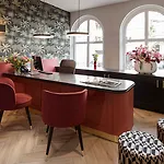 De Paris 3*