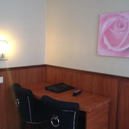 De Paris Hotel 3*